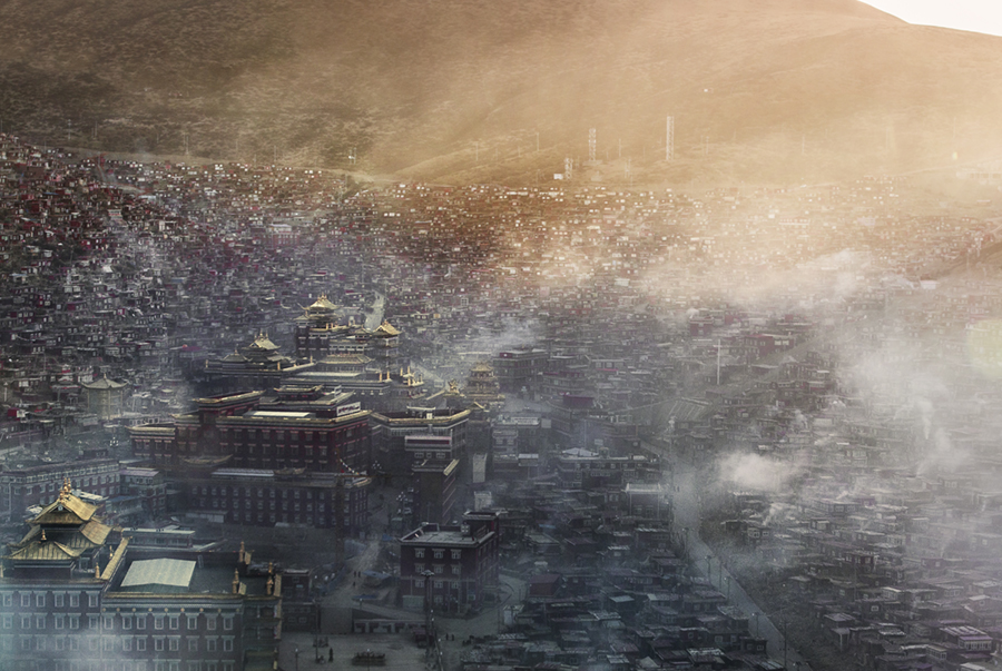 影像 | 色达山谷里的世界最大藏传佛学院