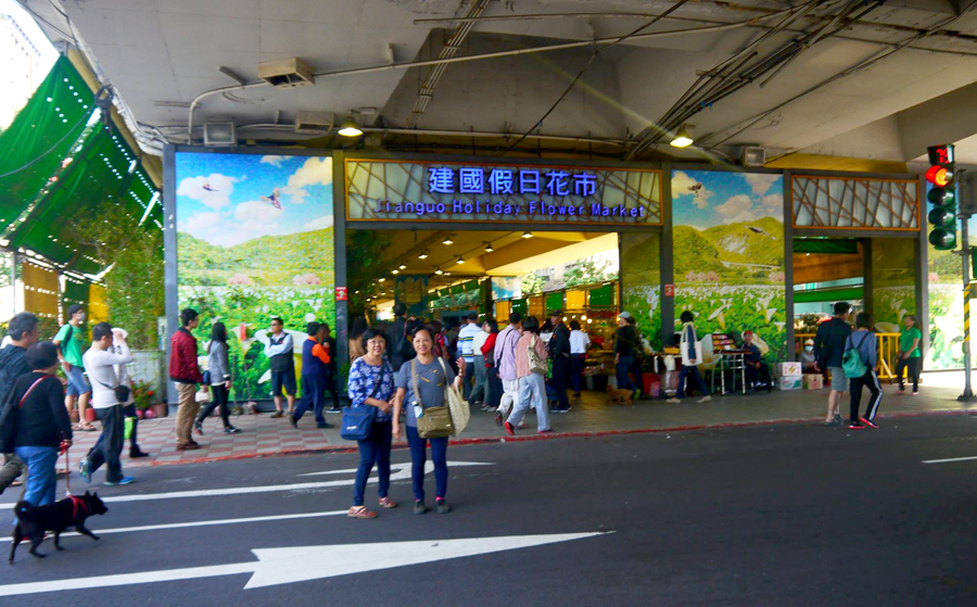 只需小创意，闲置公共空间立马闹哄哄。