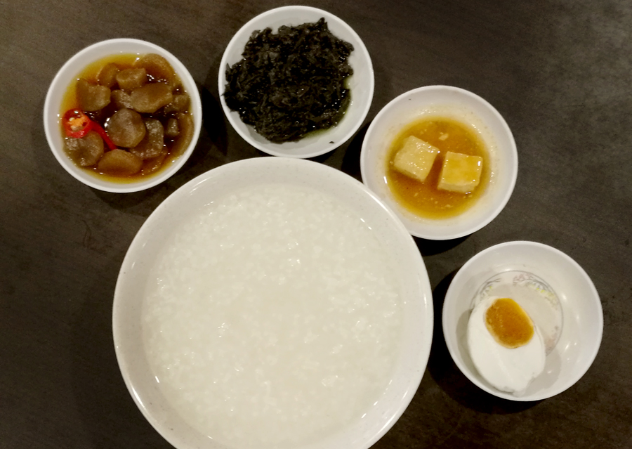 一碗丰盛的白粥里，找到一个最好的时代。