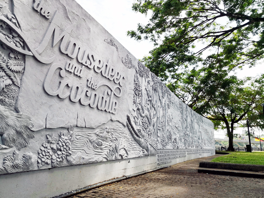 古晋河滨公园 雕塑，藏着河流的民间故事。